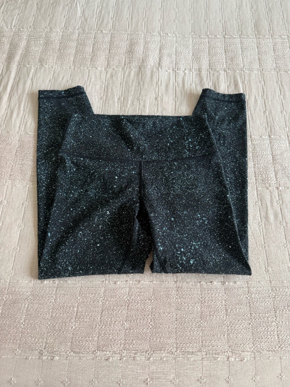 Lululemon Women's Black and Blue Leggings Size 8